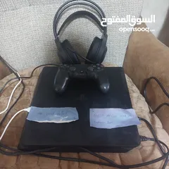  2 بلاستيشن 4 للبيع وهو بي حاله جديده كثير