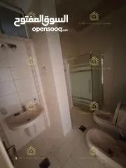  5 شقة فارغة - الجاردنز - 3نوم - 180م