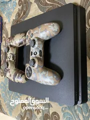  2 بلايستيشن 4 للبيع ، مستعمل لفترة قصيرة وبحالة ممتازة جداً ، بالاضافة الى 3 cd