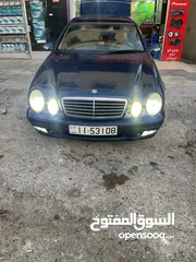  1 مرسيدس clk موديل 2001 لون ازرق مميزةً