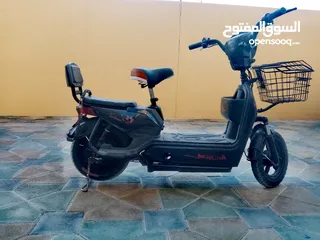  4 Electric scooter speed 60 kilometer sale in 850 AED call  Abu Dhabi baniyas