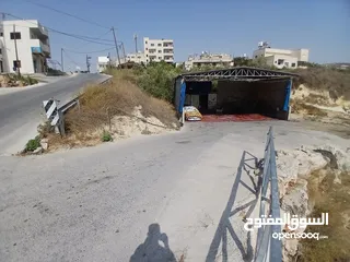  11 محل للايجار