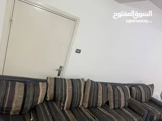 2 انتريه قعده بحاله جيده جدا موجود بمأدبا السعر  20دينار
