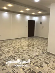  3 شارع الجامعة الاردنية شقة مع رووف مميزة بمساحة 230م