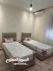  18 شقة مفروشة للإيجار  ( Property 42002 )-175064011