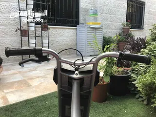  3 سكوتر Razor امريكي اصلي مع الشاحن السريع بسعر 100 دينار اردني
