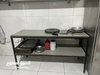  29 معدات مطعم كاملة بحالة ممتازة وبسعر مناسب