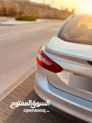  11 فورد فوكس 2015 للبيع فل إضافات  1600 بنزين