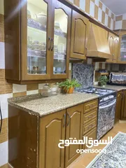  13 كنب ومطبخ للبيع مع برادي