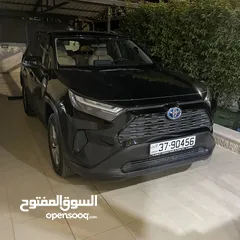  21 Toyota Rav4 model 2023  وارد الوكالة و ما زالت تحت الكفالة قطعت فقط 29 الف كيلو فحص كامل بلا حوادث