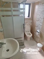  14 شقة 3 غرف نوم و 3 حمامات مميزة مفروشة للايجار الدوار السابع مقابل فندق جنيفا و قرب نادي الجيل الجديد