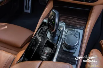  13 Bmw 530I 2023 M kit Gasoline   السيارة مميزة جدا و قطعت مسافة 75,000 كم فقط