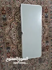  2 طاوله مع اربعة كراسي تصلح للرحلات والحدائق