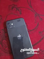  2 ايفون 11 مساحة 128 بطارية 75% مش مغير ولا قطعة فيه و لا مفتوح مع الكرتونة