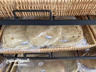  4 نوفر خبز عماني ( رخال / رقاق ) وخبز شباتي طازج يوميا
