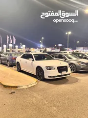  3 كرايسلر 300S رقم بغداد موديل 19 لون ابيض