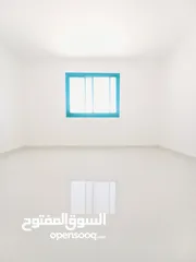  4 شقه 3غرف مع روف خاص للإيجار في مدينة خليفه أ بموقع متميز قريب من الخدمات