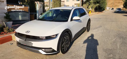  1 هيونداي ايونيك 5 كهرباء موديل 2022 لون ابيض بحال الجديد وكالة مميزة للبيع