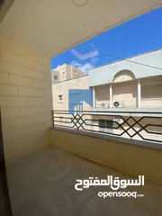  4 شقة مميزة للبيع في الجاردنز - خلف بن العميد طابق ثالث 200م مع روف 100م بسعر مغري