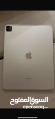  2 ipad Pro 12.9-inch (6th Generation) Wifi+Cellularللبيع ايباد ب احسن جودة واستعمال ممتاز اقل من سنة