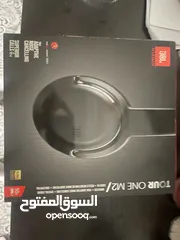  1 Jbl tour m2 headset