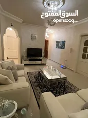  1 شقة طابق اخير مع روف بإطلالة مفتوحة في منطقة الكرسي للبيع من المالك مباشرة