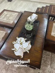  1 طقم طاولات بحالة الجديد ورقم طربيزات للبيع بسعر مغري