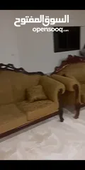  1 طقم   كنبيات   للبيع    بحال     الوكالة ---—--------------------------------- طقم   كنبيات   للبيع