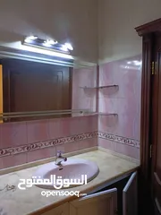  3 منزل للايجار* طبعا سوف يتم تفريغه من جميع مافيه من أكياس وكراتين*