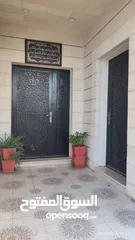  18 منزل للبيع