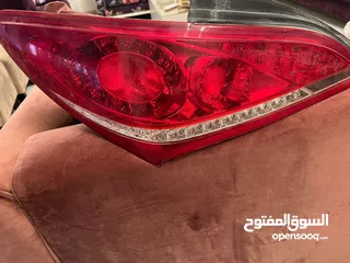  1 هيونداي جنيسس قطع