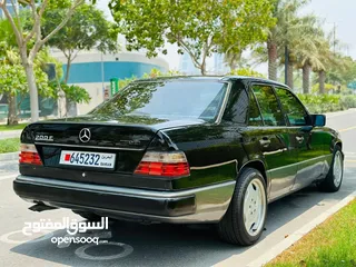  8 MERCEDES-BENZ E200 1993