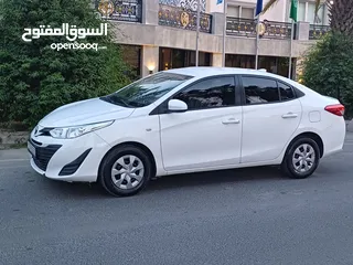  30 تويوتا يارس 2019   ماتور 1500cc بسعر 11500 دينار  الشكل الجديد فحص كامل 7 جيد بدون ملاحظات او قصعات