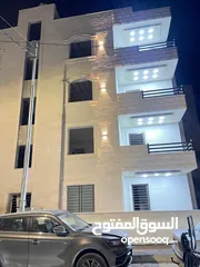  4 شقق فاخره ومميزه للبيع