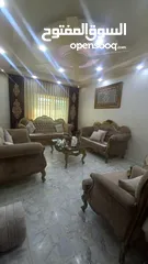  1 شقة للبيع بمنطقة الياسمين بموقع مميز جدا جدا