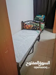  8 سرير للايجار لشاب عربي