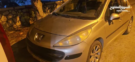  8 بيجو 207 / لون فضي/ بنزين