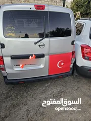  5 باص نيسان nv200
