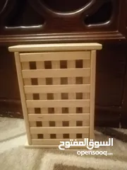  1 طاوله خشب بامبو متينه مع خزانه مفاتيح خشب بامبو