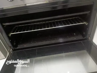  5 Ovens is very good condition and good working