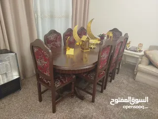  1 طاوله سفره 8مقاعد بحالة جيدة جدا خشب زان ثقيل