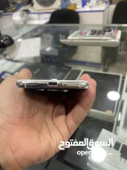  4 Samsung S21 شرق الاوسط بحالة ممتازة