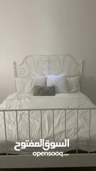  1 سرير مستعمل للبيع  