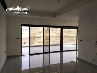  6 شقه للبيع في كريدور عبدون المساحه 300م