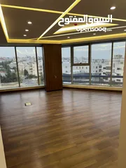  3 مكتب بمساحة 360 متر سوبر ديلكس ديكور + تكيف مركزي بشارع مكة فوق بنك صفوة طابق الرابع