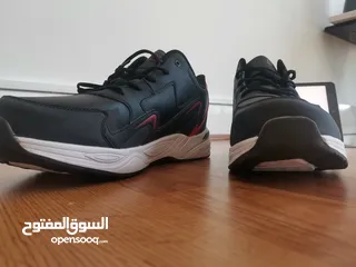 1 حذاء جديد نوع خاص غير متواجد بالاسواق / A new, special type of shoe that is not available in the mar