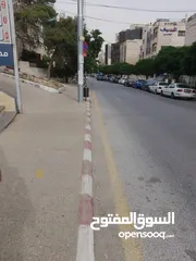  9 للبيع شقة في عمان الدوار الرابع شارع الخالدي الطبي تصلح لكافة الاستثمارات الطبية والتجارية موقع حيوي