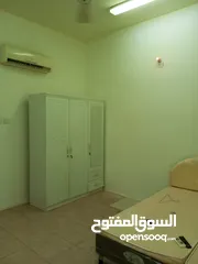  10 غرفه للايجار في بوشر منطقة العوابي جنب محطة شل