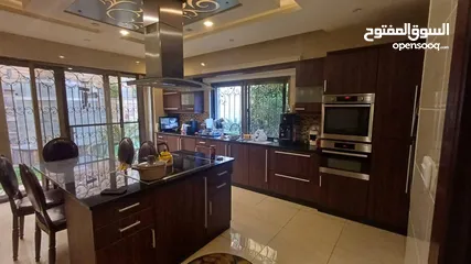  4 فيلا فاخرة في-عبدون-خمس غرف بمصعد داخلي وموقع مميز (ID# : 6871)