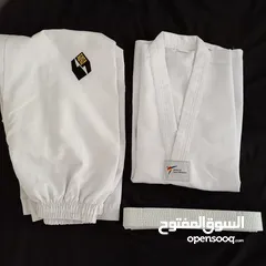  2 بدلة تايكواندو بحال الجديد